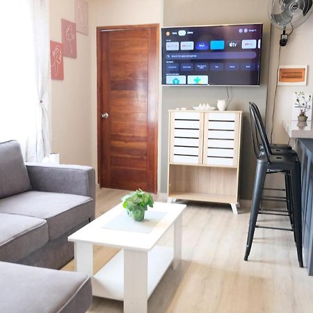 2-Bedroom Boutique City Condo - Newly Renovated! Cebu Exterior photo