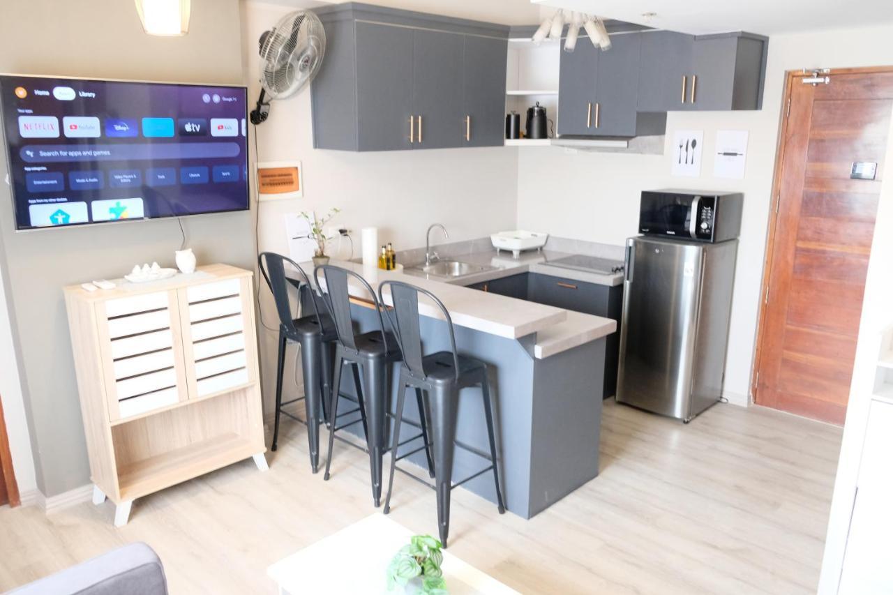 2-Bedroom Boutique City Condo - Newly Renovated! Cebu Exterior photo