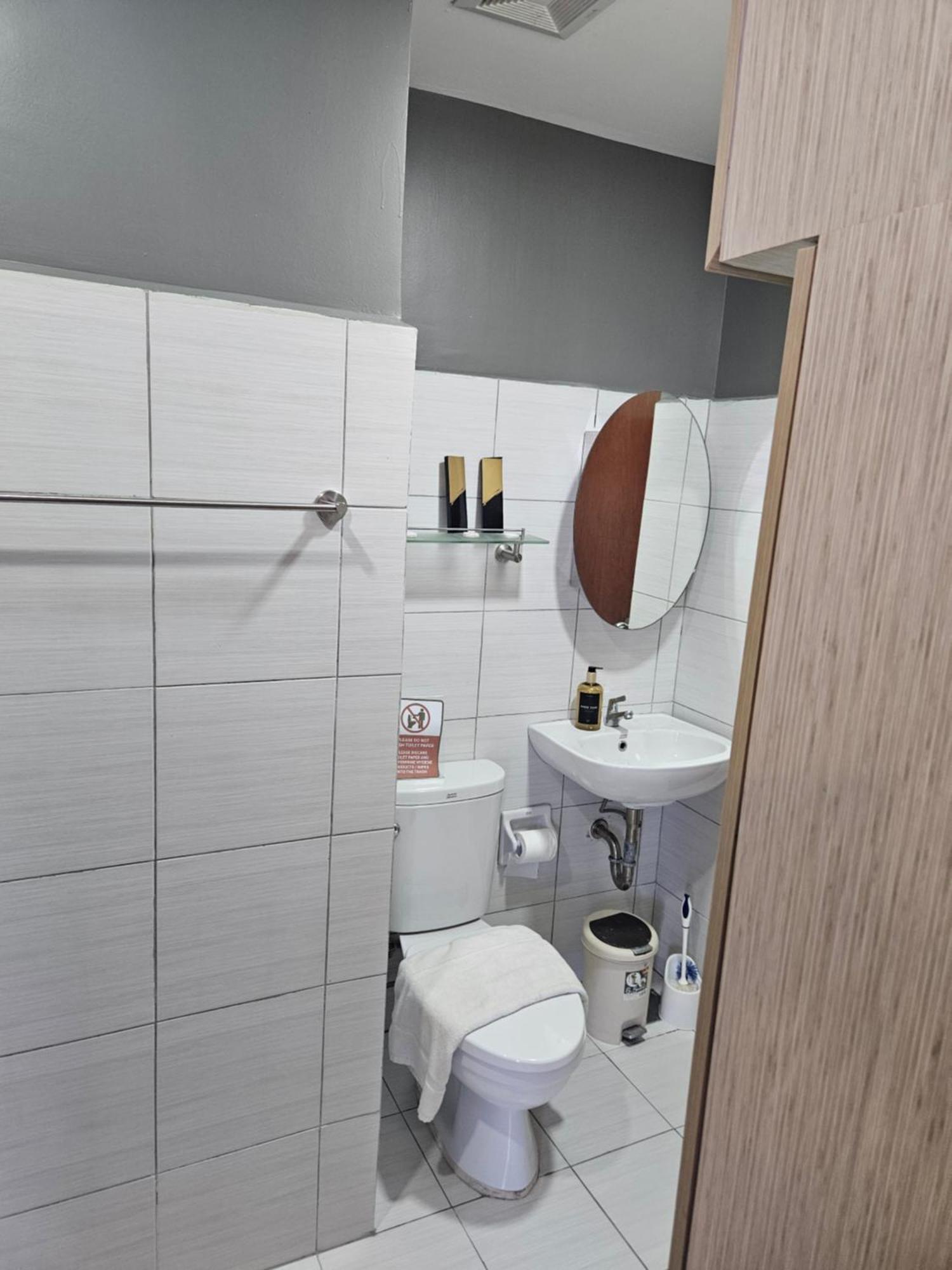 2-Bedroom Boutique City Condo - Newly Renovated! Cebu Exterior photo